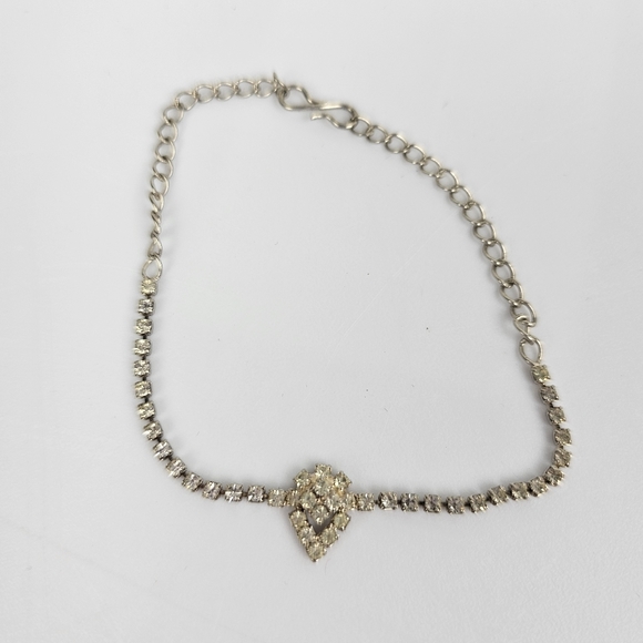 Vintage Unsigned Costume Silver Tone White Rhinestone Bracelet - Picture 3 of 7